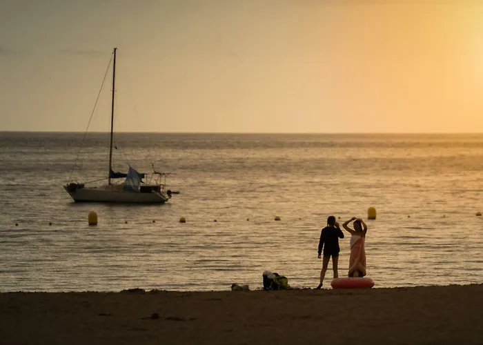 Comodoro Estudio Vista Mar Explotaciones Ravel * Arona (Tenerife)