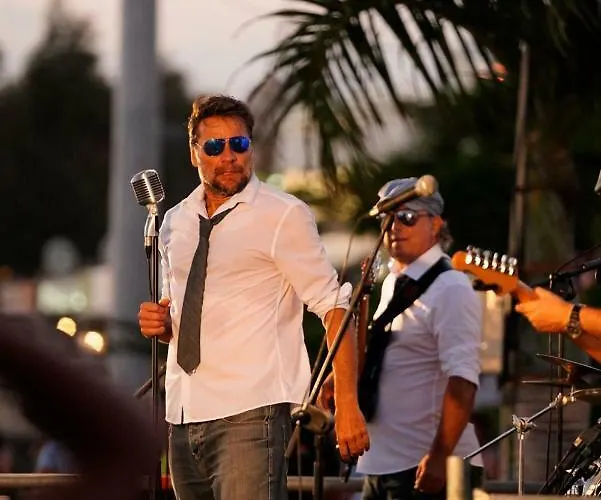 Comodoro Estudio Vista Mar Explotaciones Ravel *