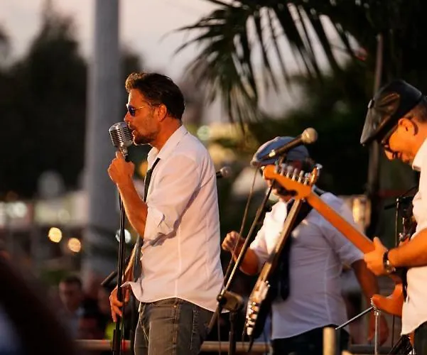 Comodoro Estudio Vista Mar Explotaciones Ravel * Arona (Tenerife)