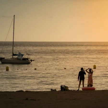 Comodoro Estudio Vista Mar Explotaciones Ravel * Arona (Tenerife)