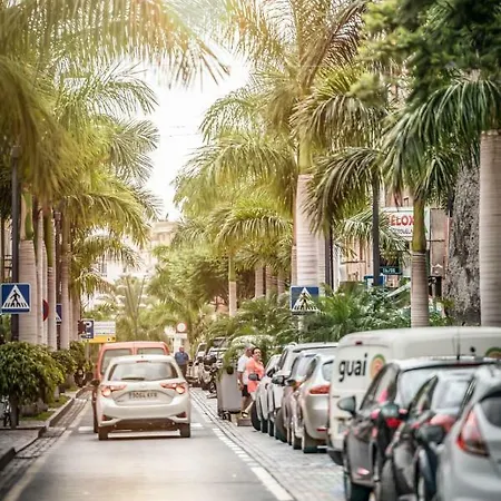 Comodoro Estudio Vista Mar Explotaciones Ravel * Arona